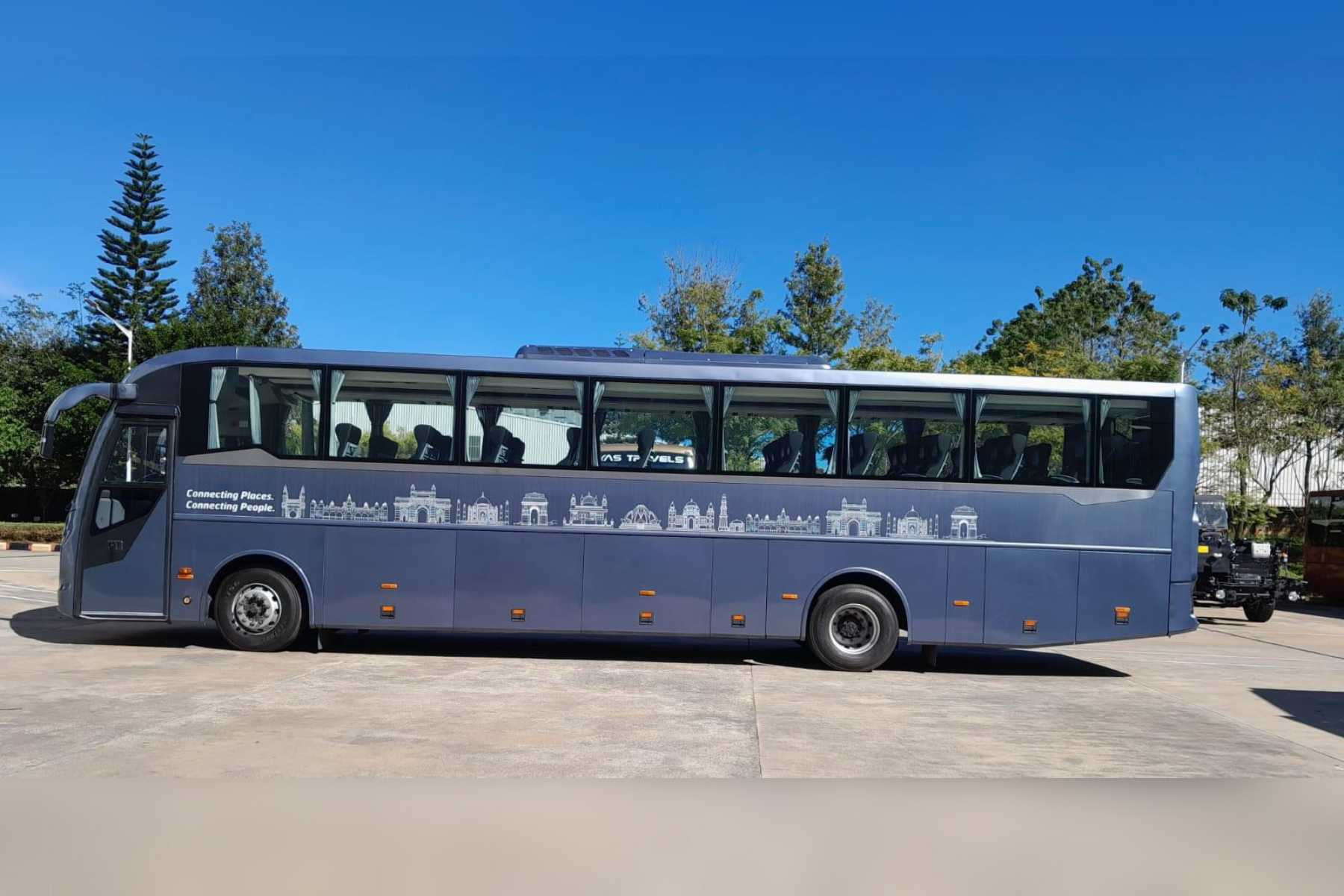 tempo traveller service in nashik